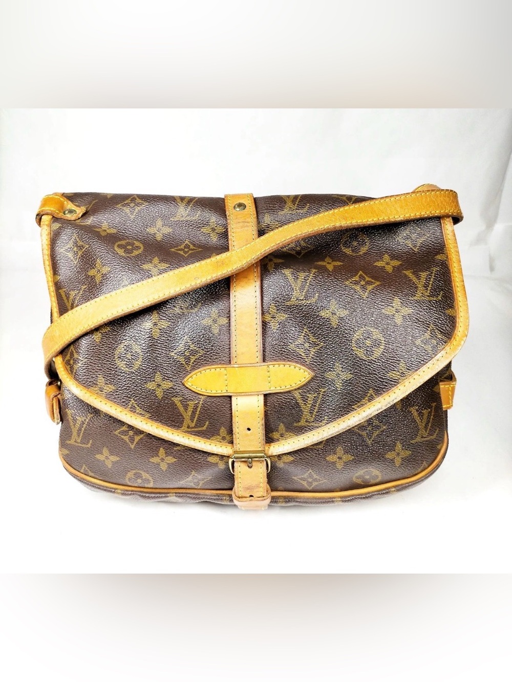 Louis Vuitton Crossbody bag Saumur 30 Brown Monogram  Trim-Preowned